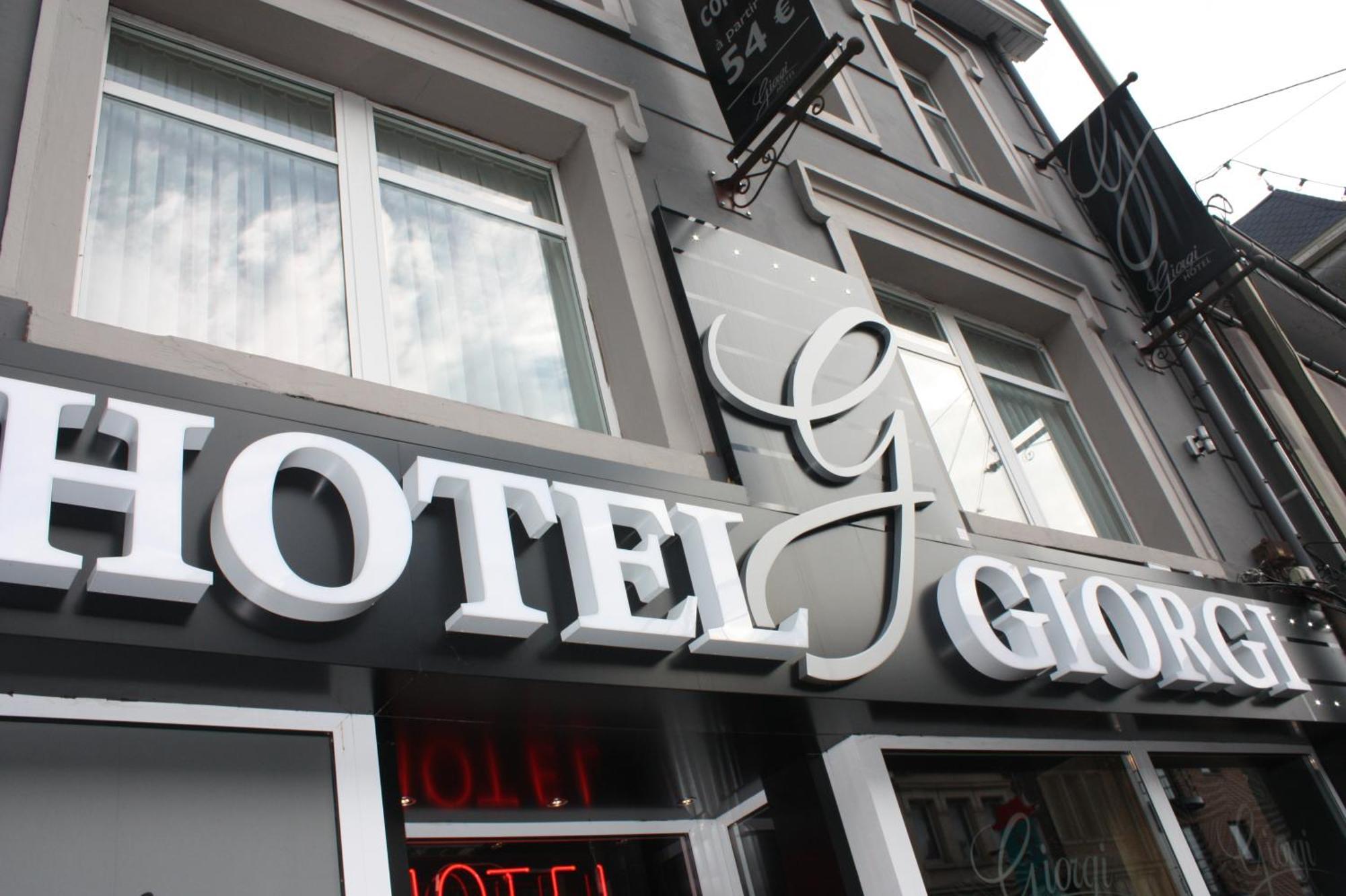 Hotel Giorgi Et Logements Insolites-Jacuzzi Prive باستونيا المظهر الخارجي الصورة
